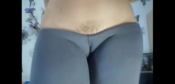  Sexy girl leggins cameltoe
